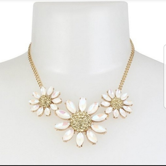 Betsey Johnson 3 Daisy Necklace Nwt 